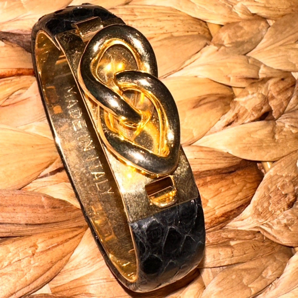 Vintage bangle made in Italy